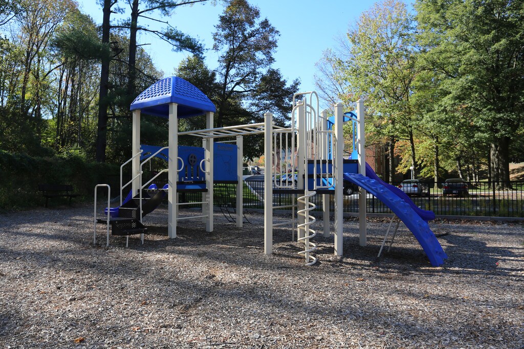 Rock Creek Woods Rockville, MD Apartments