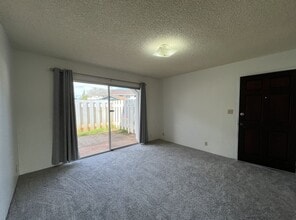 94-1097 Paawalu St-Unit -Hikino #U4 in Waipahu, HI - Building Photo - Building Photo