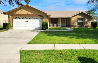 2425 Sweetwater Blvd in St. Cloud, FL - Building Photo - Building Photo