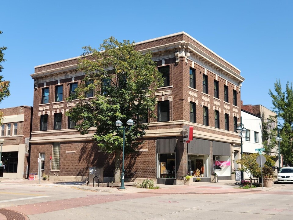 1601 5th Ave in Moline, IL - Foto de edificio