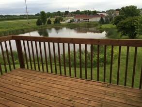 523 Trail Side Dr, Unit 523 in Deforest, WI - Foto de edificio - Building Photo