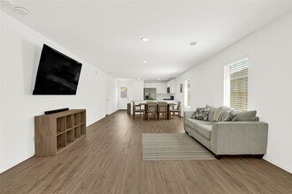 13765 Kit Run in Splendora, TX - Building Photo - Building Photo