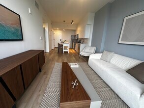 134 SE 2nd Ave, Unit A2 in Dania Beach, FL - Building Photo - Building Photo