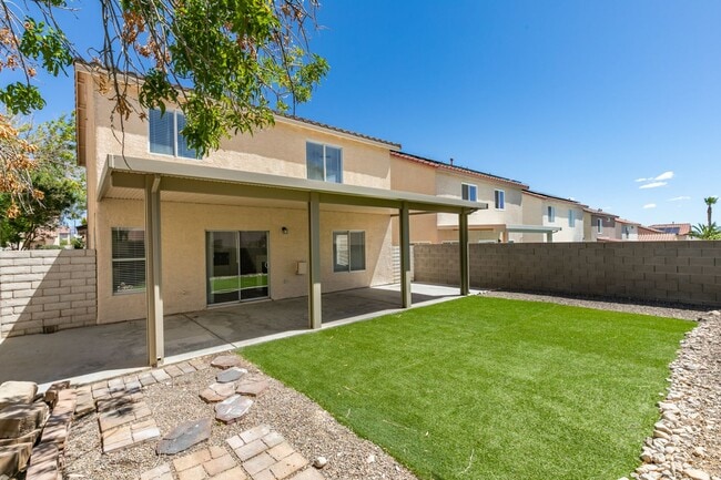 8705 W Majestic Pine Ave in Las Vegas, NV - Building Photo - Building Photo