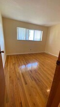 28301 Mavis Dr in Warren, MI - Building Photo - Building Photo