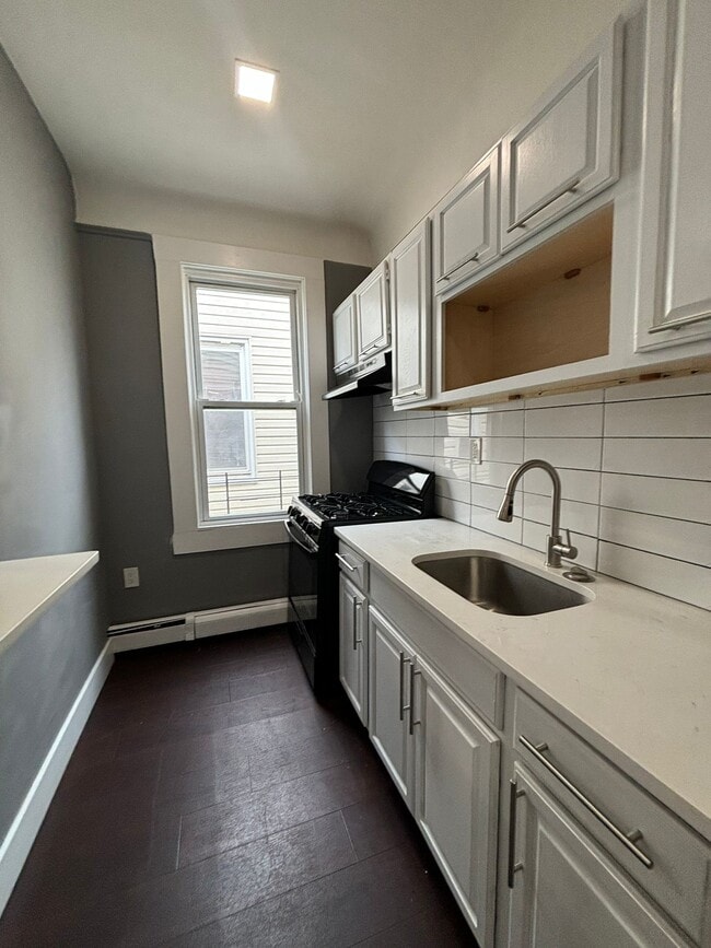 445 Broadway, Unit 3L