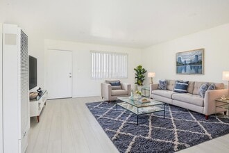 Vineland in Sun Valley, CA - Foto de edificio - Building Photo