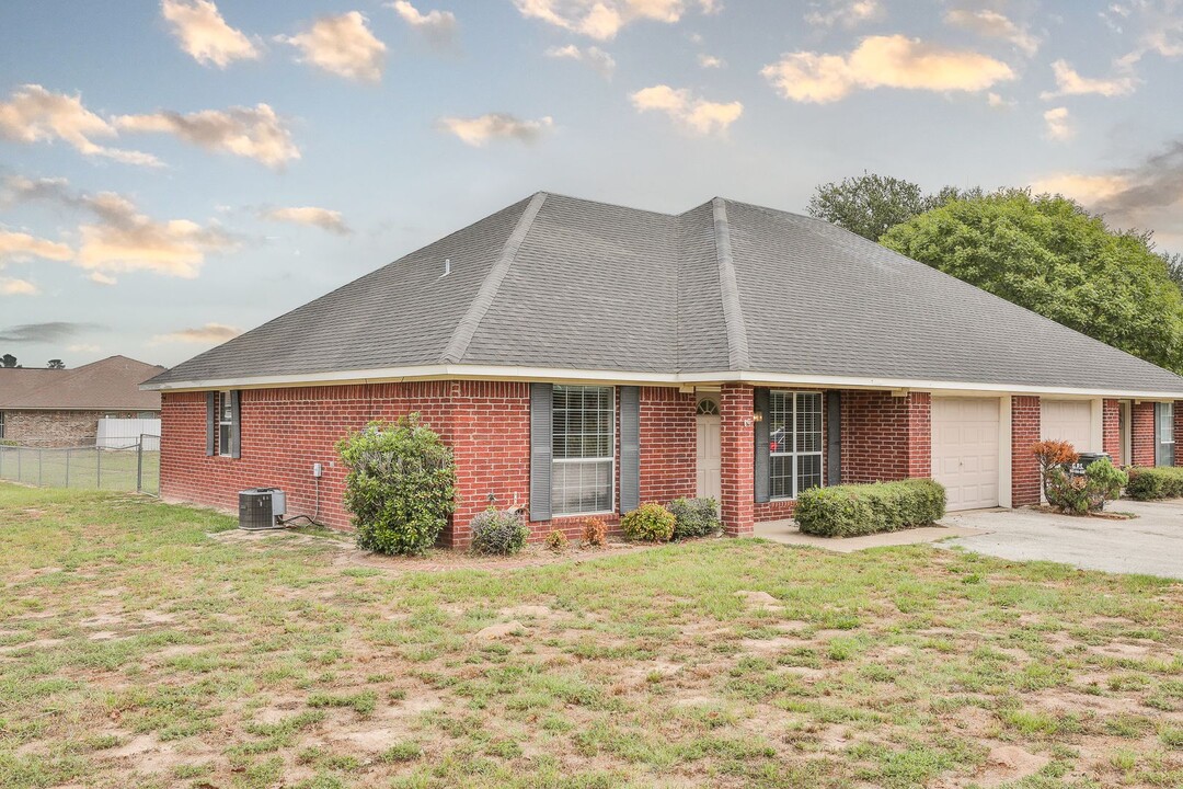 12444 County Rd 499 in Lindale, TX - Building Photo