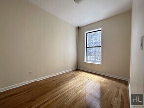62 W 56th St in New York, NY - Building Photo - Building Photo