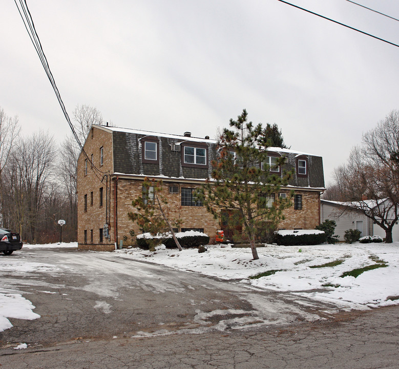 1893 Oles Ave in Youngstown, OH - Foto de edificio