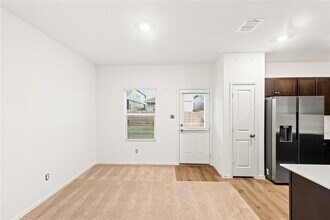 244 Perfect World Lp in Jarrell, TX - Building Photo - Building Photo