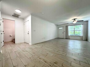 8120 Christmas Ct in Charlotte, NC - Building Photo - Building Photo