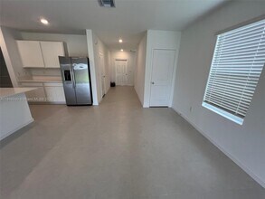 693 Carlyle Wy in Fort Pierce, FL - Building Photo - Building Photo