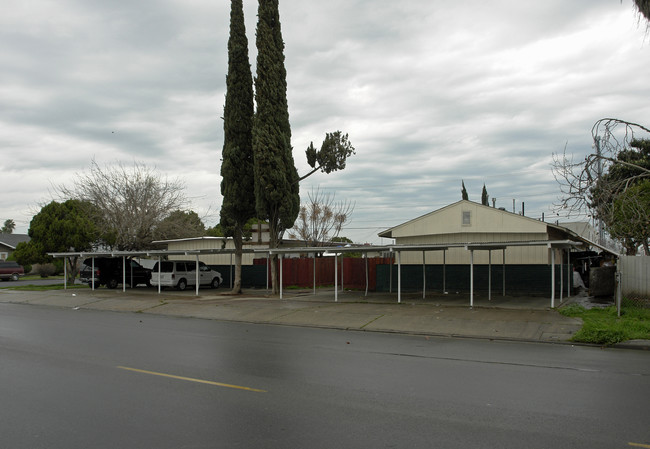 701 S G St in Madera, CA - Building Photo - Building Photo