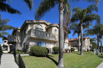 Pacific Beach in San Diego, CA - Foto de edificio - Building Photo