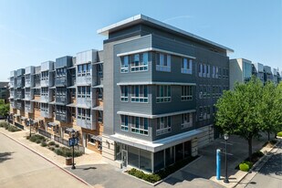 The Lofts at College Park in Arlington, TX - Building Photo