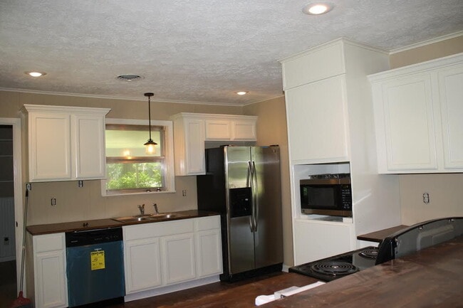 703 Cottonwood Dr in Starkville, MS - Building Photo - Building Photo