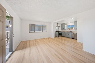 3913 W 178th St, Unit D in Torrance, CA - Building Photo - Building Photo