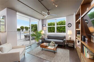 3180 SW 22nd St in Miami, FL - Building Photo - Building Photo