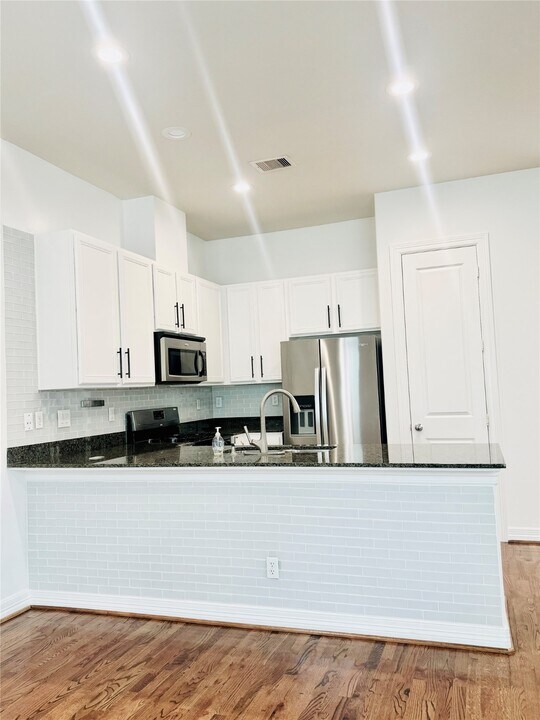 3846 Center St in Houston, TX - Building Photo