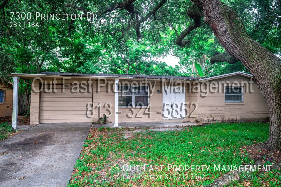 7300 Princeton Dr in Hudson, FL - Building Photo