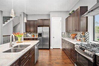 2104 Webster St in Houston, TX - Building Photo - Building Photo