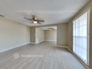 8261 Greenleaf Cir in Tampa, FL - Foto de edificio - Building Photo