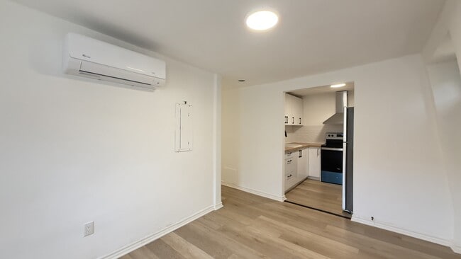 137 Oakdale Ave in St Catharines, ON - Building Photo - Building Photo