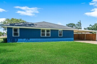 4254 T C Jester Blvd in Houston, TX - Building Photo - Building Photo