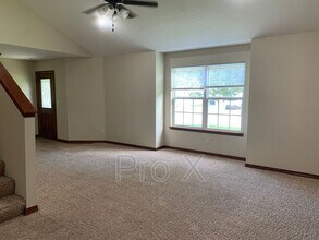 2027 Marigold St in Carthage, MO - Building Photo - Building Photo