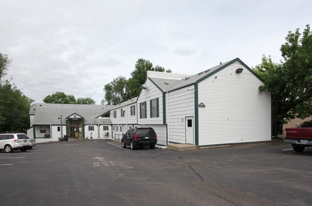 5812 Lyndale Ave S in Minneapolis, MN - Foto de edificio