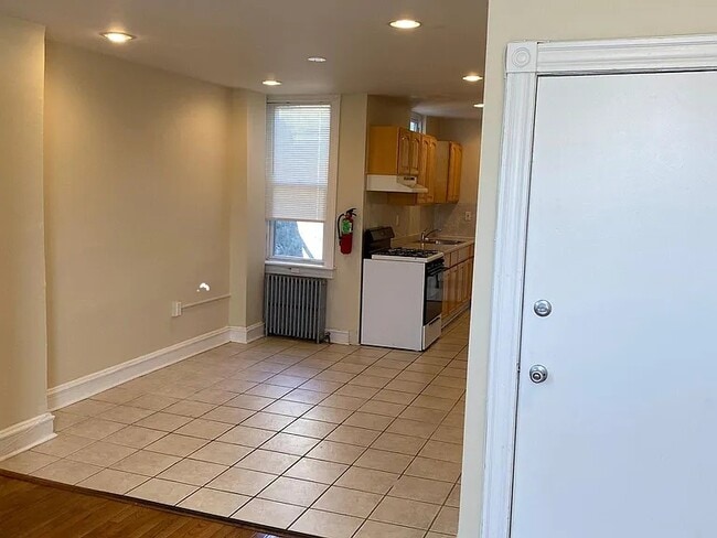 1711 Mifflin St, Unit 2nd Floor in Philadelphia, PA - Foto de edificio - Building Photo