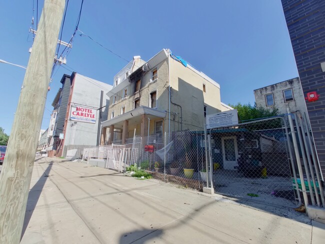 1423 Poplar St in Philadelphia, PA - Building Photo - Building Photo