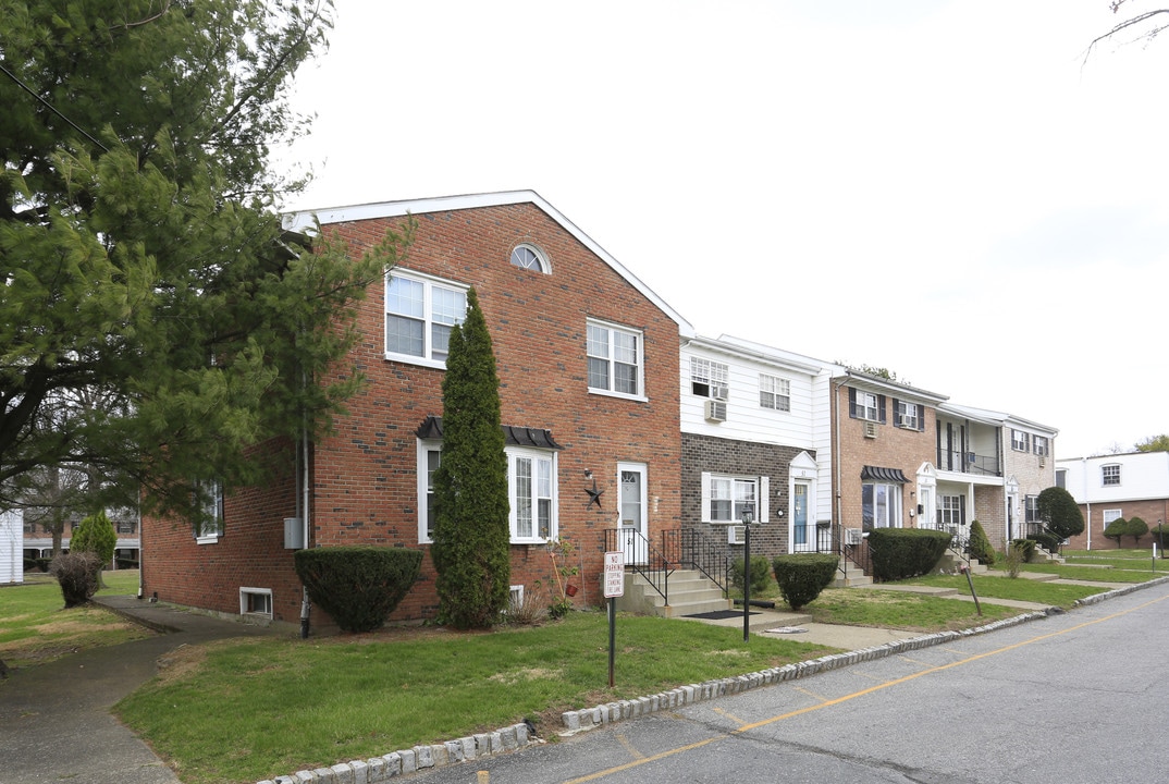 Squire Village Apartments in New Windsor, NY - Building Photo