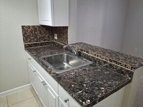 3238 Coral Lake Ln in Coral Springs, FL - Building Photo - Building Photo