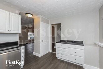 3976 Richard Ave in Grove City, OH - Foto de edificio - Building Photo