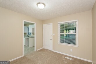 133 Burre Ln SW in Atlanta, GA - Building Photo - Building Photo