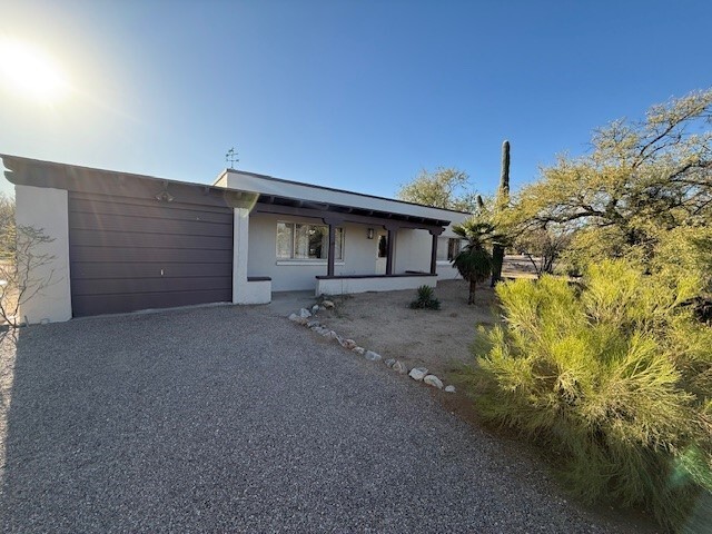 575 Corpino De Pecho in Green Valley, AZ - Building Photo