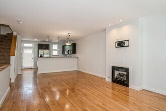 7205 N Oakley Ave in Chicago, IL - Building Photo - Building Photo