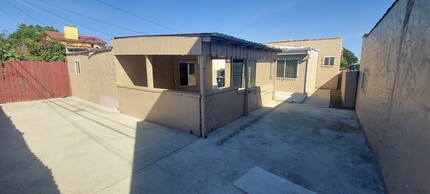 8937 S Harvard Blvd in Los Angeles, CA - Building Photo - Building Photo