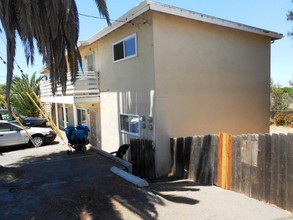 6750-6756 Kelly St in San Diego, CA - Building Photo - Building Photo