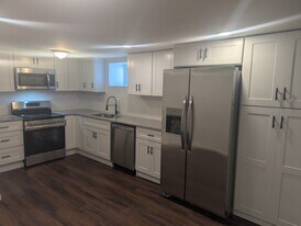 5504 Carville Ave, Unit Apt B in Arbutus, MD - Building Photo
