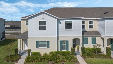 213 Primrose Dr in Davenport, FL - Foto de edificio - Building Photo