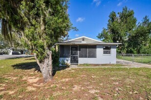 1220 Morin St in Eustis, FL - Building Photo