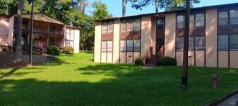 Martin Manor in Atlanta, GA - Building Photo