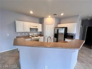 6024 Mustang Breeze Trail in Henderson, NV - Building Photo - Building Photo