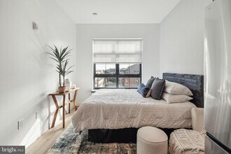 1122 Frankford Ave in Philadelphia, PA - Foto de edificio - Building Photo