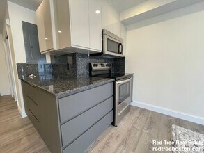 1028 Commonwealth Ave, Unit 1 in Boston, MA - Building Photo - Building Photo