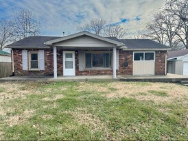 2866 W Blue Lick Rd in Shepherdsville, KY - Building Photo