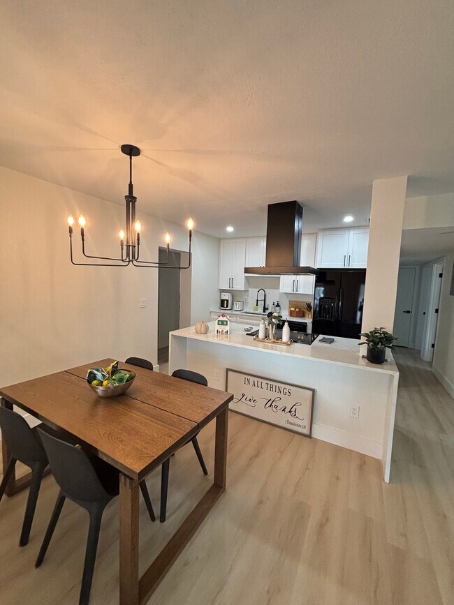 8003 Somerset Ln in Tampa, FL - Building Photo - Building Photo